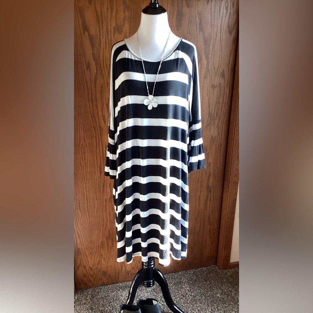 Agnes and Dora Walker Dress with Bell Sleeves and Pockets